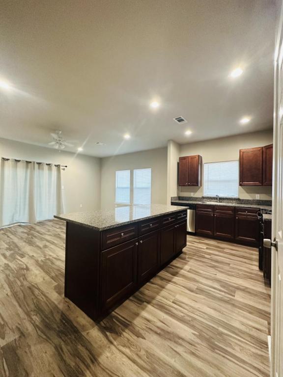 Foto del edificio - 1110 Tennison Rd