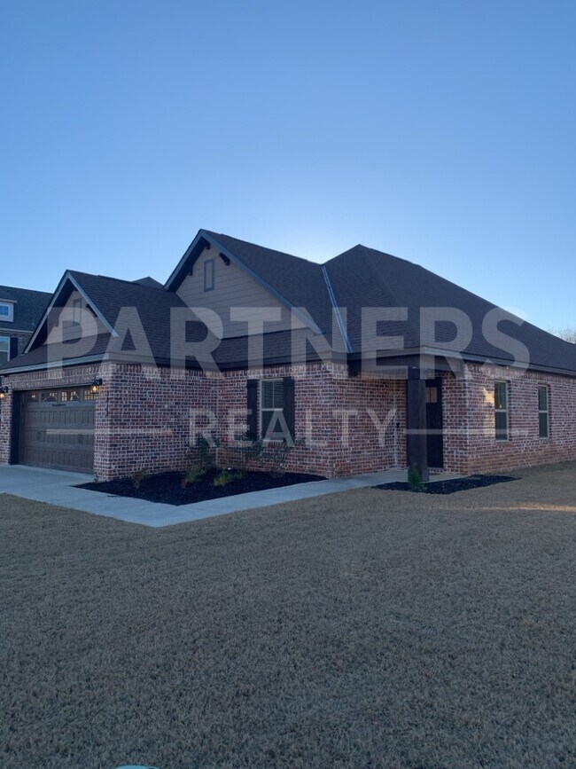 Building Photo - 5812 Blevins Cir