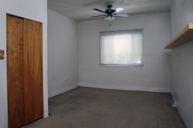 Building Photo - South Oakland 4 Bedroom House
