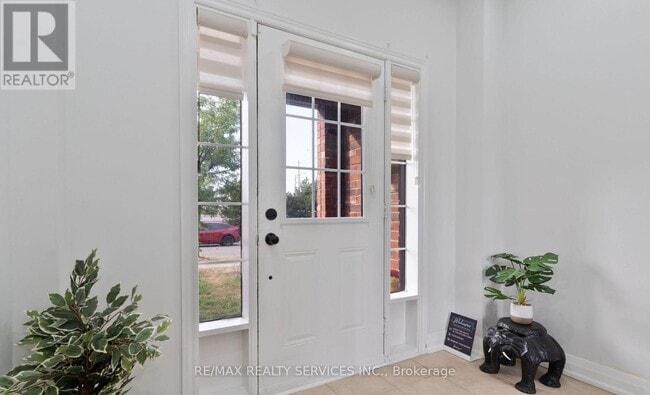 Building Photo - 107 Frenchpark Cir