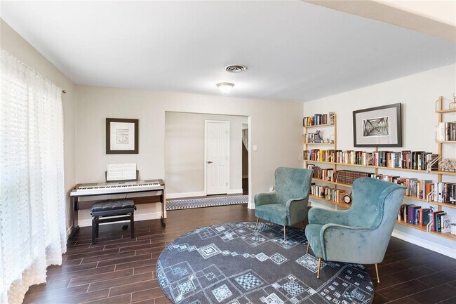 Foto del edificio - 5747 Rutherglenn Dr