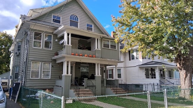 Photo - 143 Edgewood St (Hartford, CT) Apartment