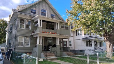 Building Photo - 143 Edgewood St