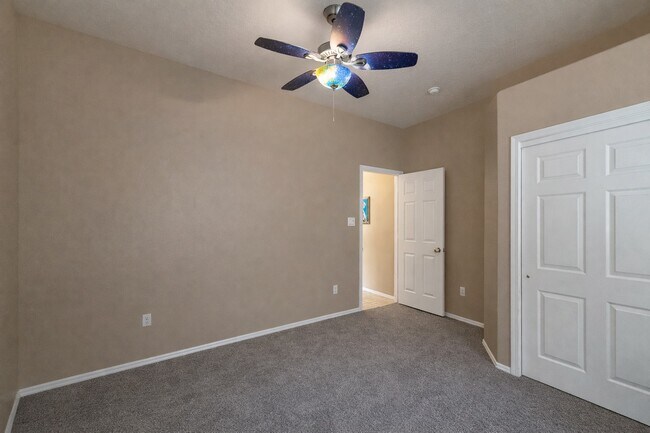 Foto del edificio - 10745 E 38th Ln