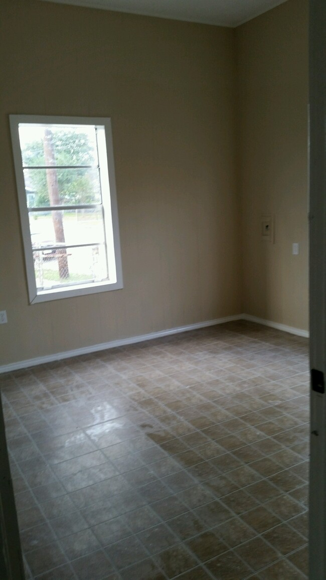 Foto del edificio - 4610 Schroeder St
