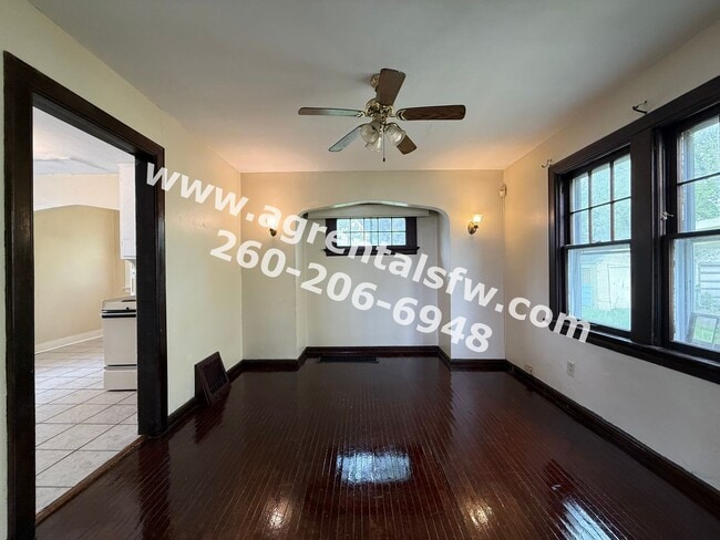 Building Photo - 3 Bedroom House