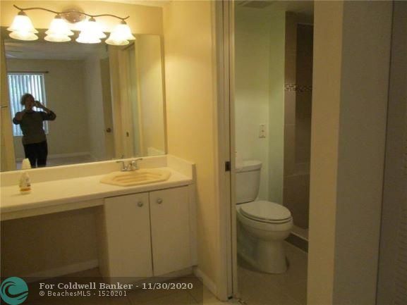 Foto del edificio - 5520 NW 61st St