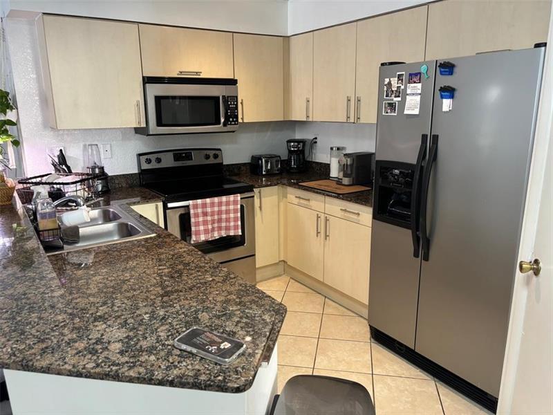 Foto principal - 2445 SW 18th Terrace