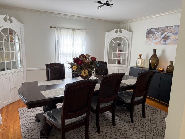 Foto del edificio - 4111 W Friendly Ave