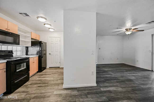 Building Photo - 3065 N 67th Ave