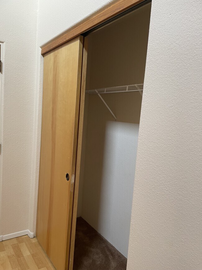 Foto del edificio - 7304 Via Contenta NE