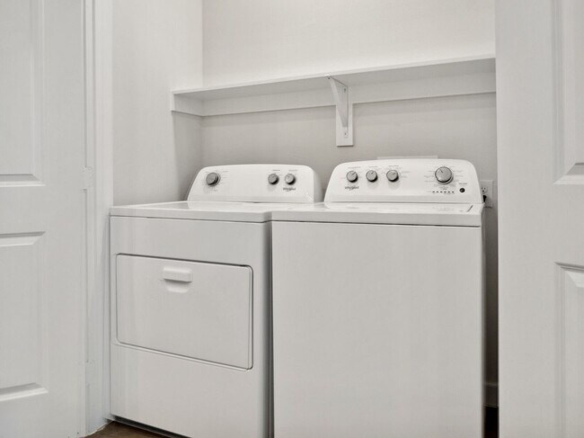 Foto del edificio - 23100 Clay Rd