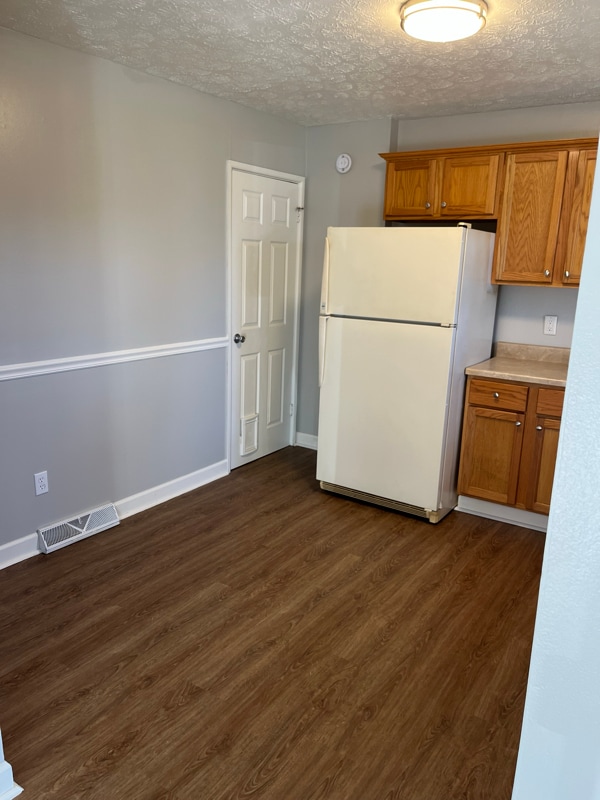 Building Photo - 1267 Rosewood Dr NE