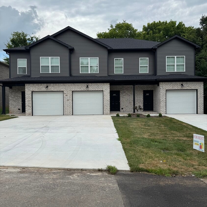 Primary Photo - 205 Cherry Way
