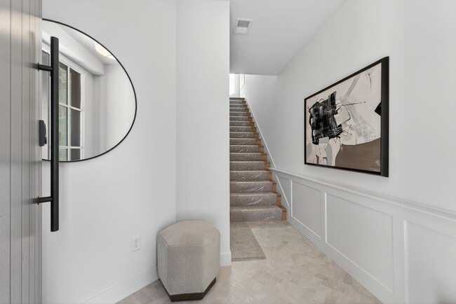 Building Photo - 2100 W 86th St