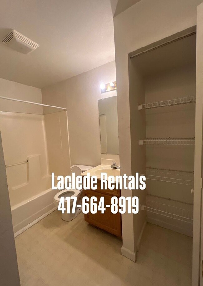 Foto del edificio - 3 bedroom 2.5 bathroom apartment.