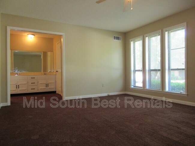 Building Photo - 5299 Orangewood Rd