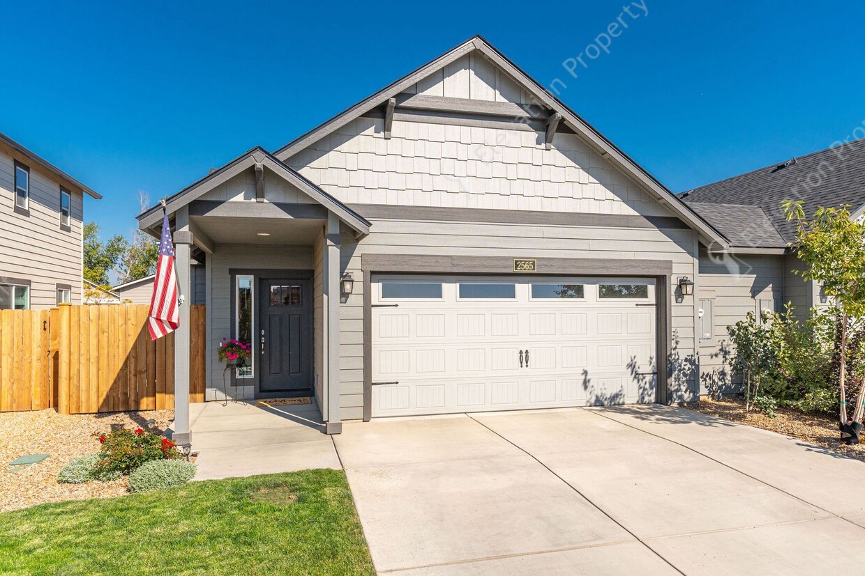 Foto principal - 2023 Hayden 3BR-2BA townhome in Redmond's ...