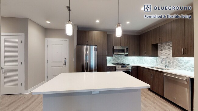 Foto del edificio - 240 E Shore Rd