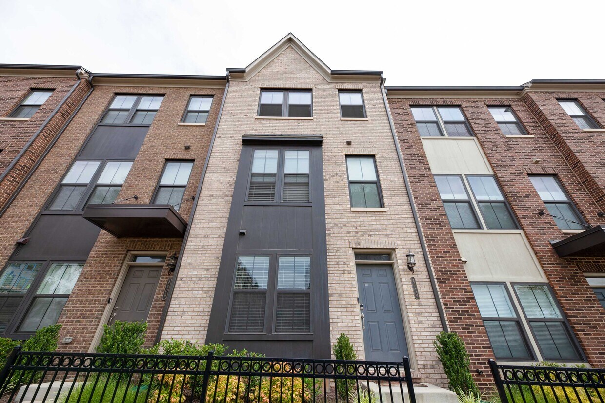 Foto principal - 4710 Woodberry St