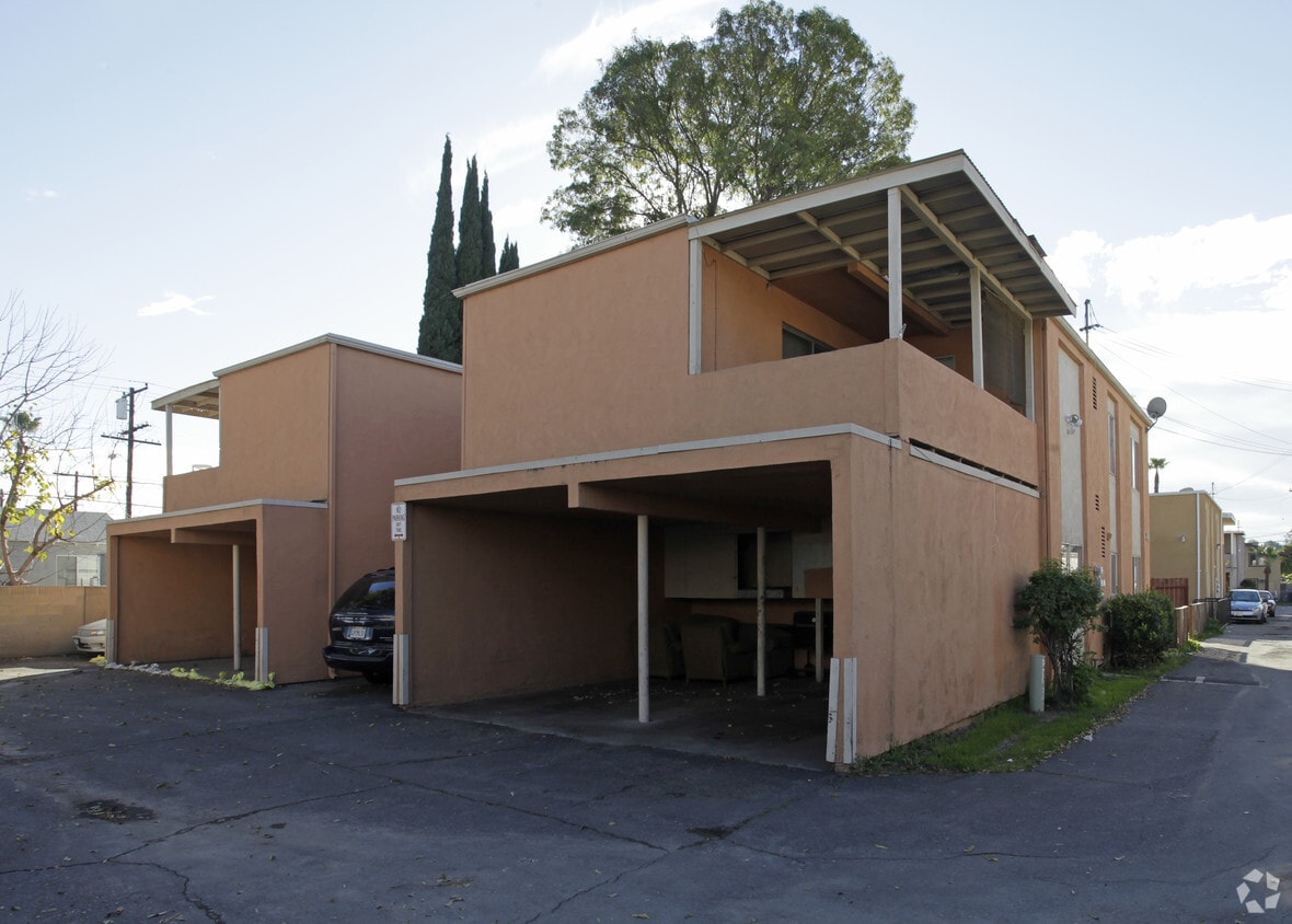 Building Photo - 7455 Franklin St