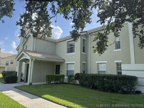 Building Photo - 122 SW Peacock Blvd