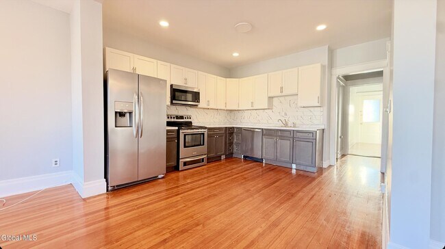 Foto del edificio - 554 Washington Ave