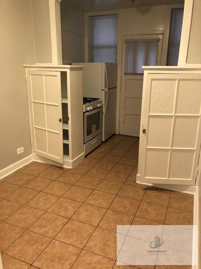 Foto del edificio - 6364 N Hermitage Ave