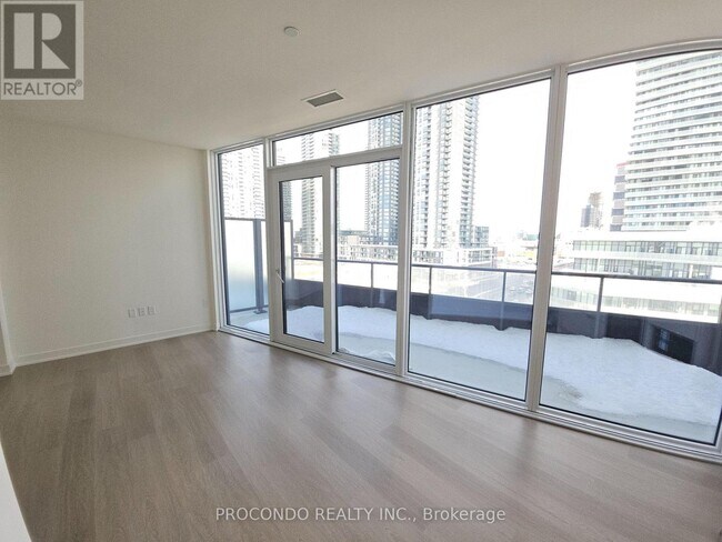 Photo du bâtiment - 448 Burnhamthorpe Rd W