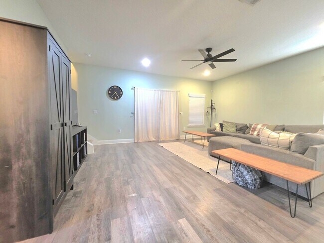 Foto del edificio - Splendid 3 Bed/2.5 Bath Home