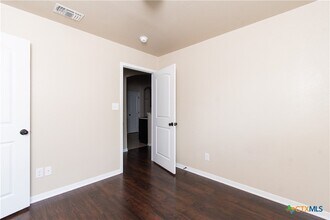 Building Photo - 1102 Grace Point Dr