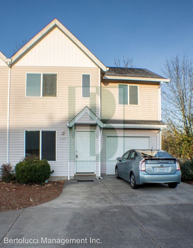3 br, 2.5 bath - 1444 Falcon Loop - 3 br, 2.5 bath  - 1444 Falcon Loop