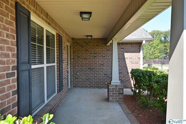 Foto del edificio - 106 Forest Glade Dr