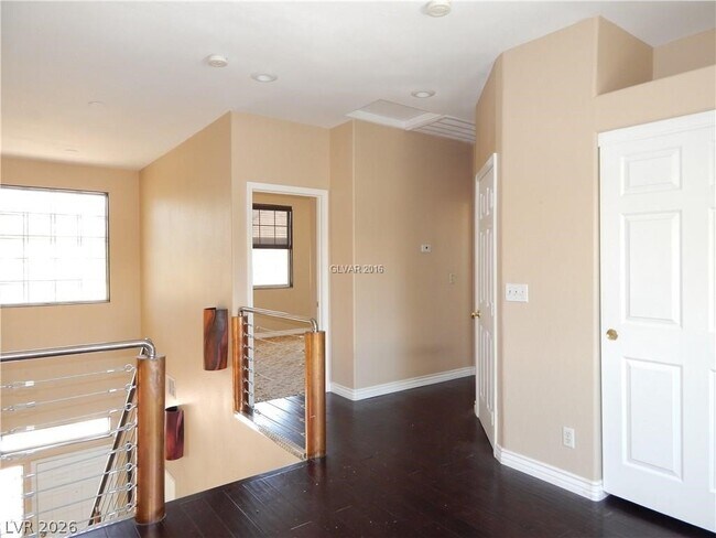 Foto del edificio - 8070 Arcadian Ln