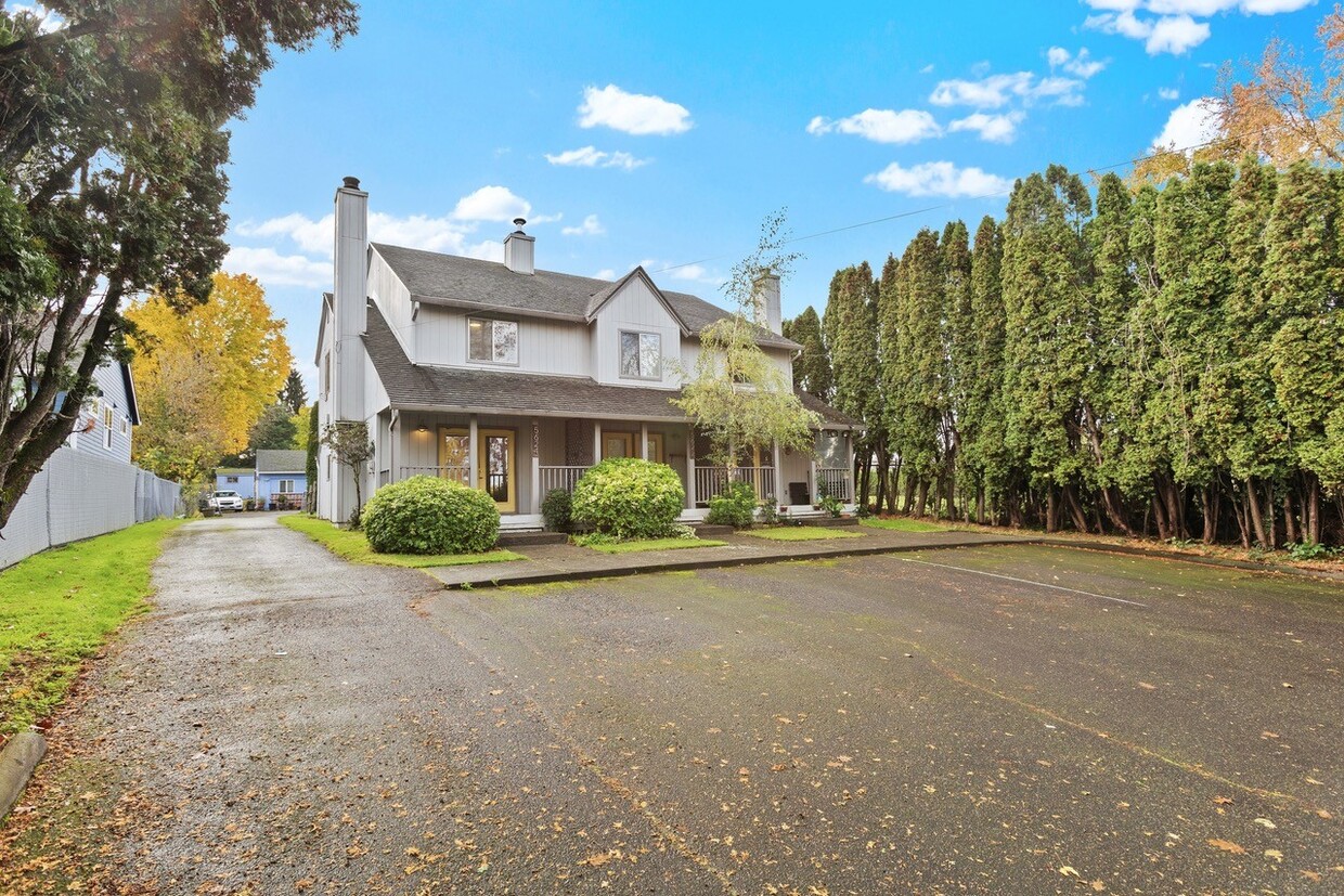 Primary Photo - 5624 NE Killingsworth St
