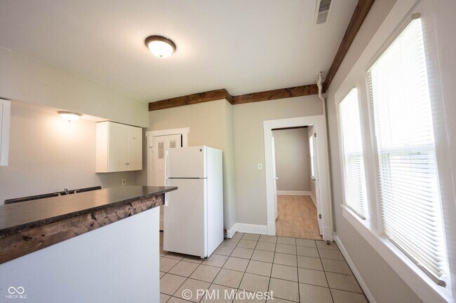 Foto del edificio - 521 N Gladstone Ave