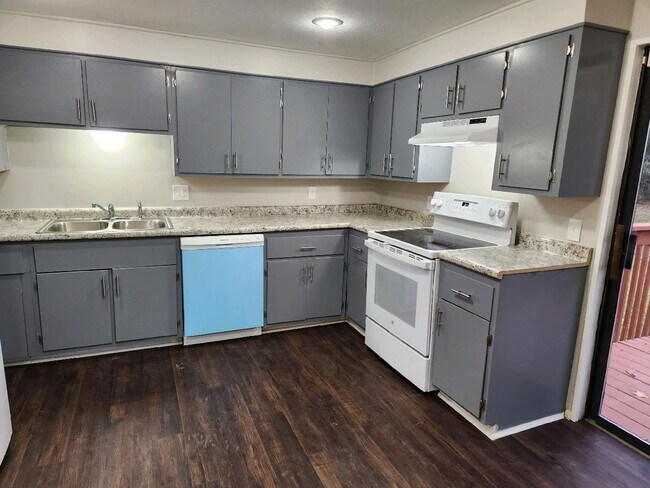 Building Photo - 822 Edgehill
