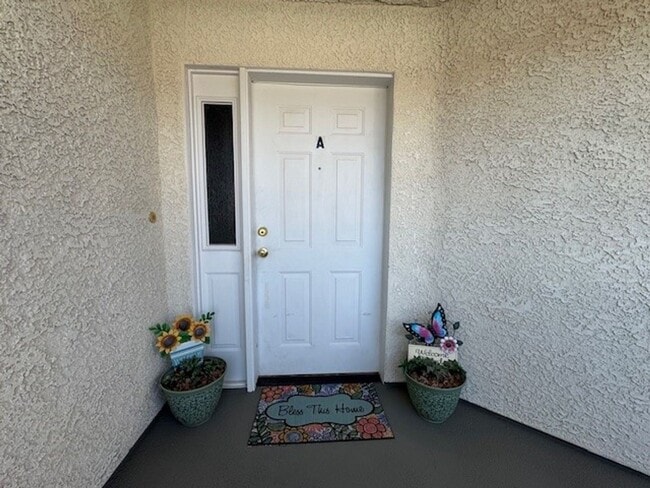 Building Photo - 3BR 3BA Townhome-Best view of the River & Laughlin Casino Skyline