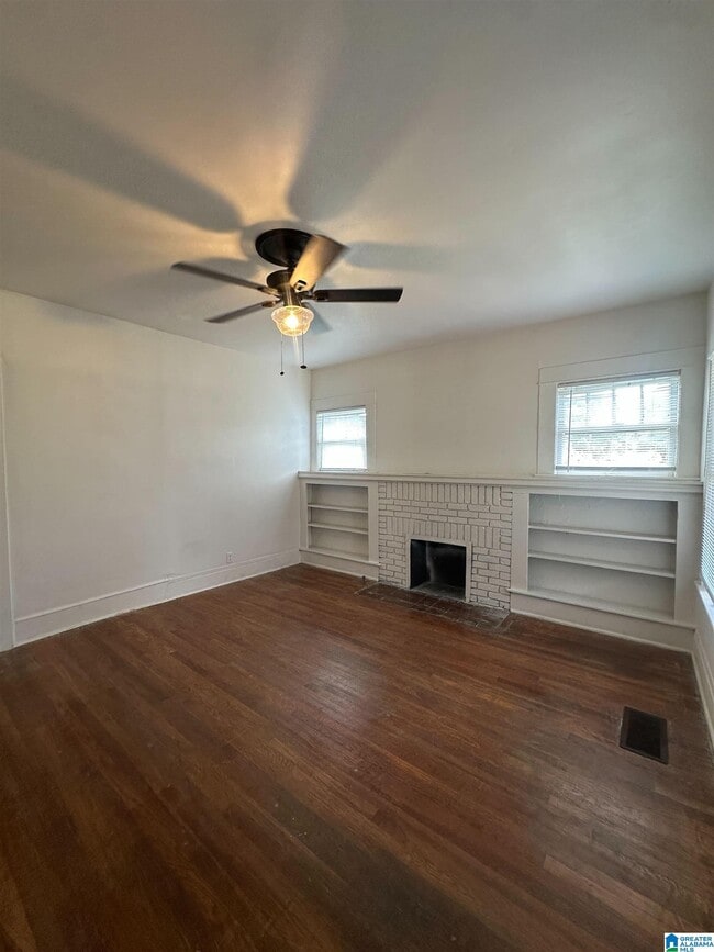 Building Photo - 1227 8th Ave W