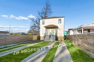 Building Photo - 2632 Annette St