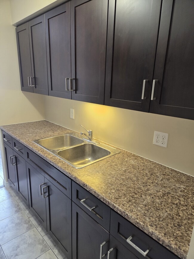 Photo du bâtiment - 87 Westwood Dr