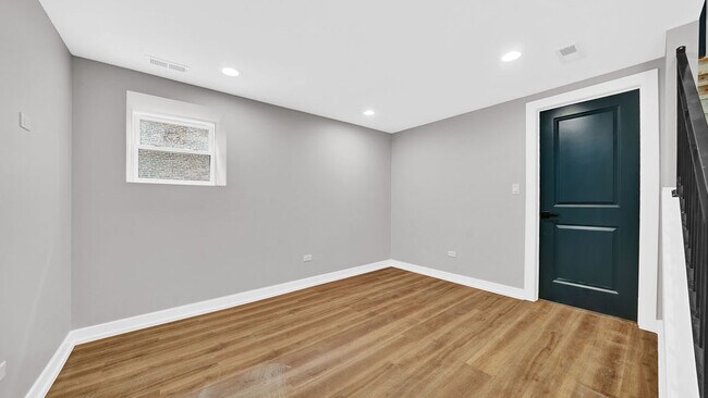 Foto del edificio - 2704 W 24th Pl