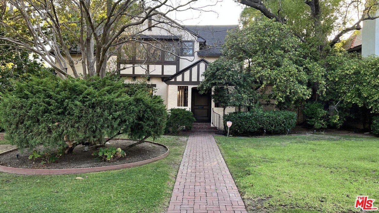 Foto principal - 613 N Crescent Dr