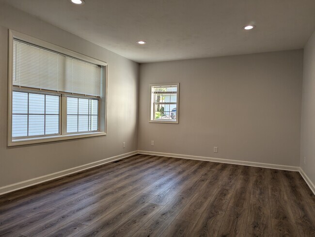 Sala de estar - 612 Benjamin Ct