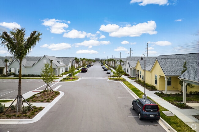 Hogares comunitarios - The Cottages at Tradition