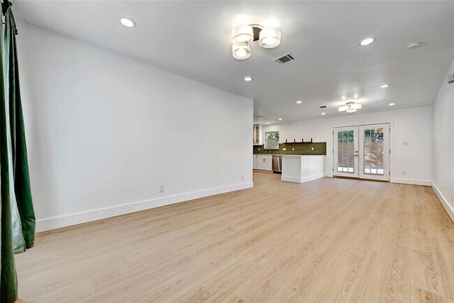 Foto del edificio - 2604 Berkett Dr