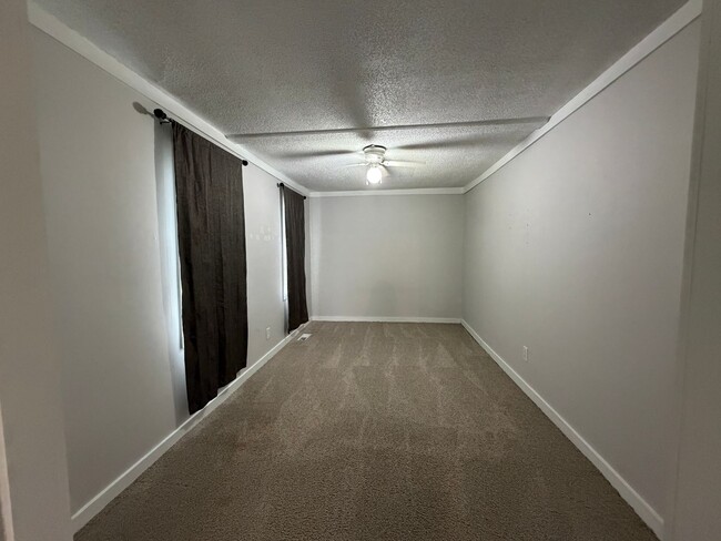 Building Photo - 145 Church St