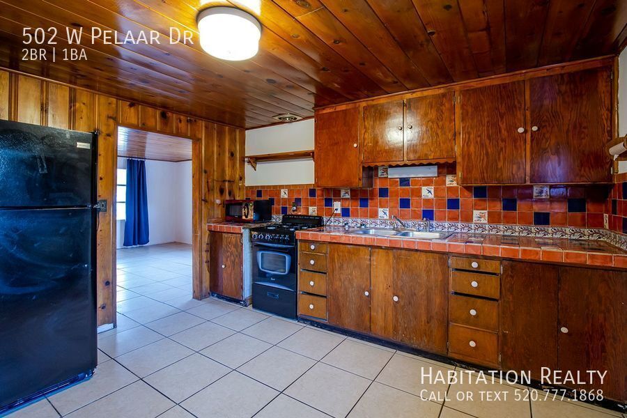 Primary Photo - 2Bed/1Bath Fairhaven Home, near the Oracle...