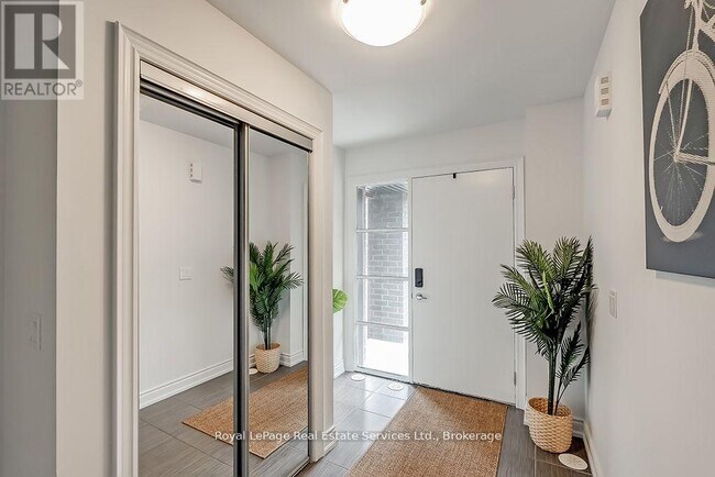 Photo du bâtiment - 3074 Cascade Common