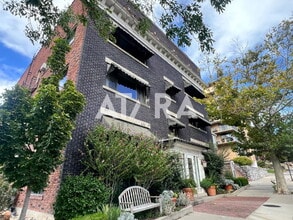Building Photo - 125 E 1st Ave